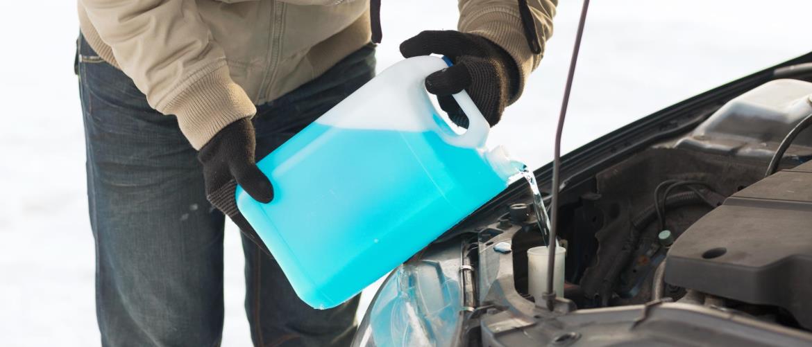 Fill antifreeze in a car