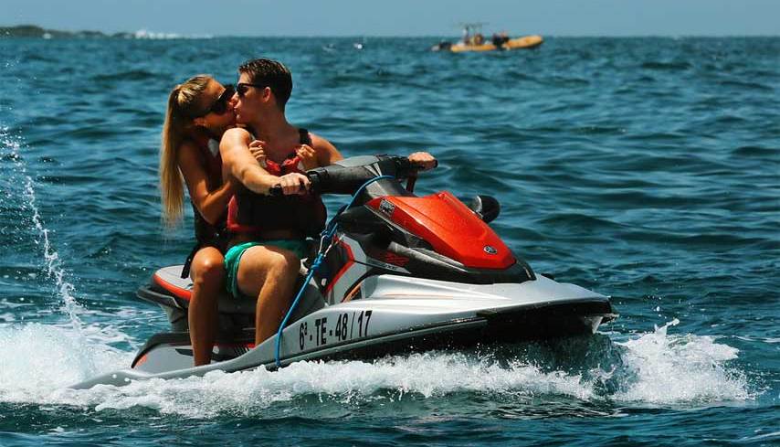 What are the parameters of a jet ski?