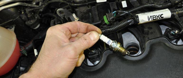 How to choose the right spark plugs in a car