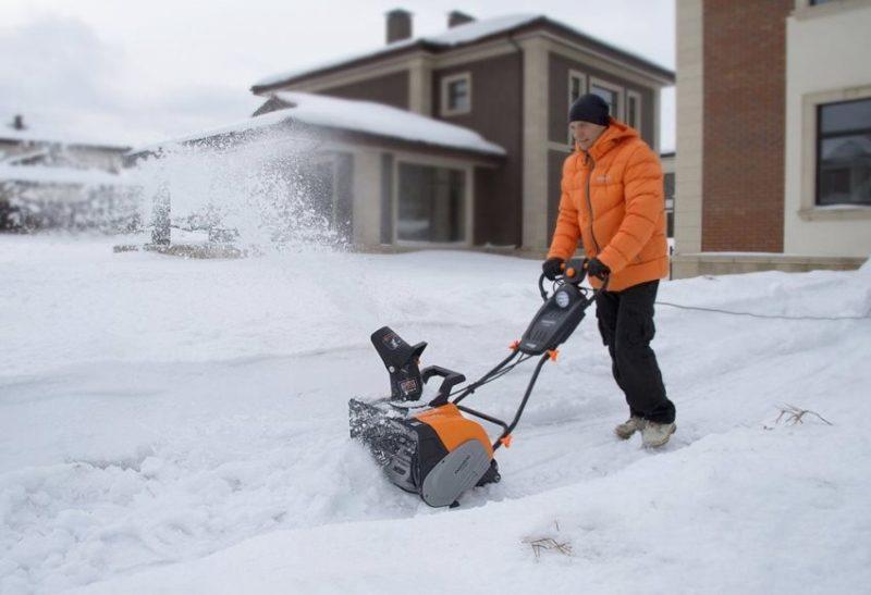 Comment choisir une souffleuse à neige