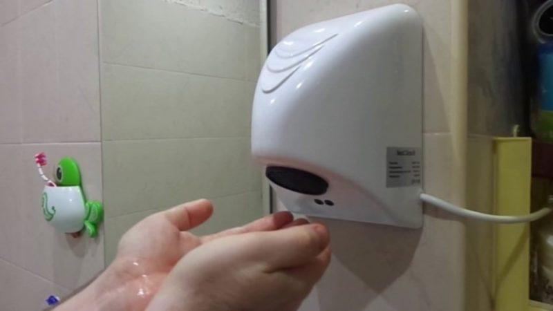 Choosing a hand dryer