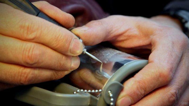 How to choose an engraver correctly