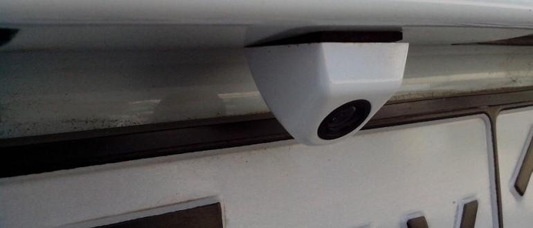 Choosing a rear view camera for a car