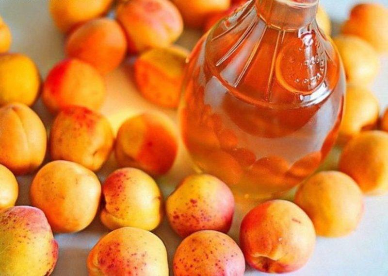 Apricot wine photo