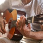 Choisir une bonne guitare acoustique